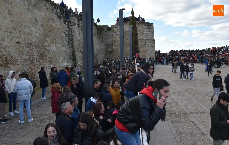 Foto 5 - Llenazo en el l&uacute;dico &uacute;ltimo evento taurino del Carnaval 2023