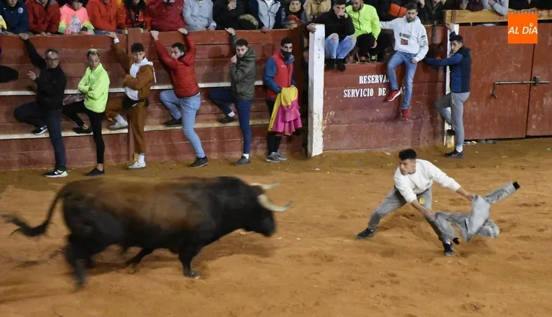 Foto 5 - Los recortadores dominan una velada con notable juego de los astados y un final estramb&oacute;tico