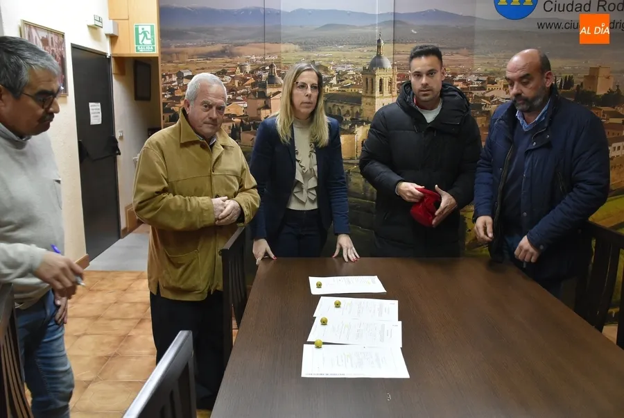 Foto 4 - Crece la participaci&oacute;n en el desfile de carrozas con 4 grupos inscritos 