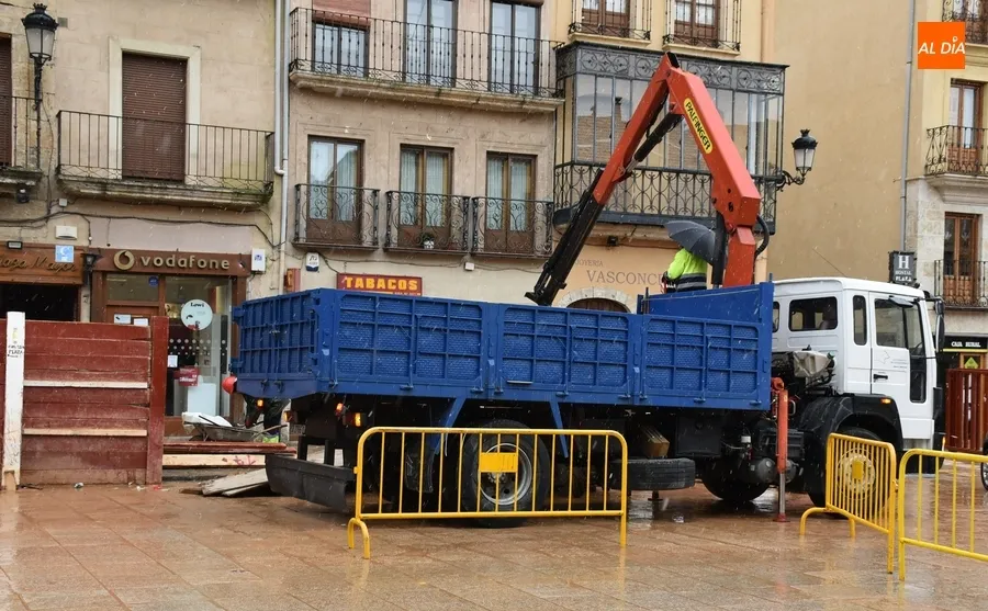 Foto 3 - Desmontado el &lsquo;rect&aacute;ngulo m&aacute;gico&rsquo; de la Plaza Mayor mirobrigense