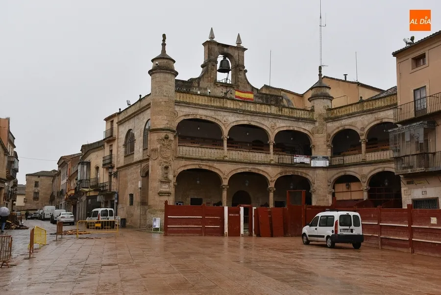 Foto 4 - Desmontado el &lsquo;rect&aacute;ngulo m&aacute;gico&rsquo; de la Plaza Mayor mirobrigense