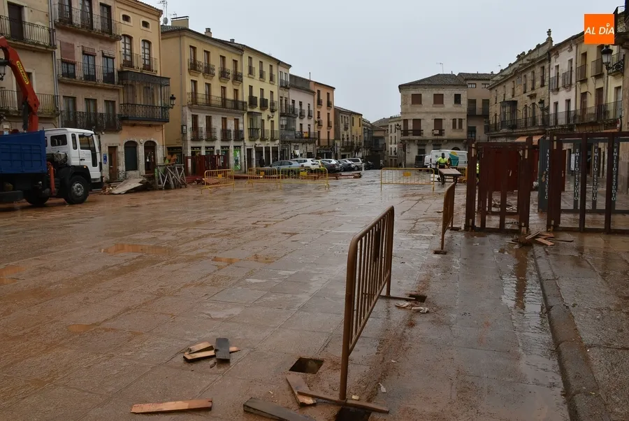 Foto 6 - Desmontado el &lsquo;rect&aacute;ngulo m&aacute;gico&rsquo; de la Plaza Mayor mirobrigense
