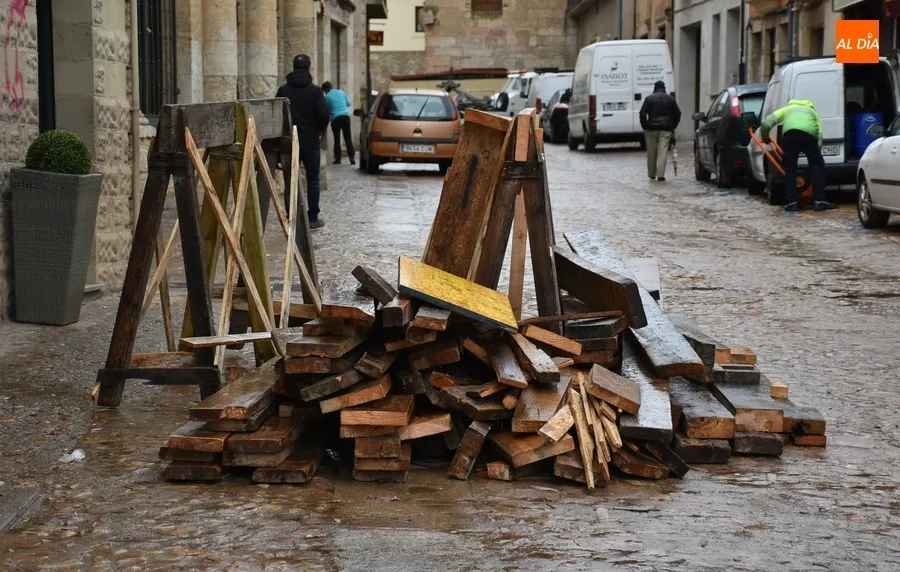 Foto 8 - Desmontado el &lsquo;rect&aacute;ngulo m&aacute;gico&rsquo; de la Plaza Mayor mirobrigense