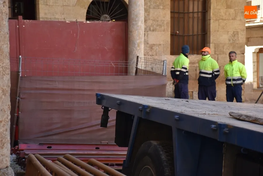 Foto 4 - Guardado un minuto de silencio en solidaridad con el pueblo ucraniano
