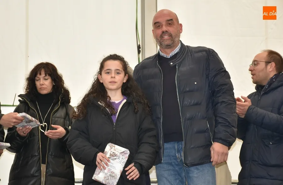 Foto 6 - Entregados los premios carnavaleros con un reconocimiento especial al presidente de la Plaza