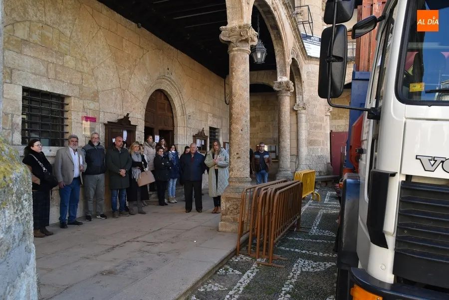 Foto 6 - Guardado un minuto de silencio en solidaridad con el pueblo ucraniano