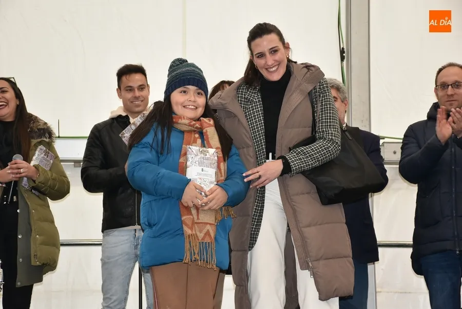 Foto 8 - Entregados los premios carnavaleros con un reconocimiento especial al presidente de la Plaza