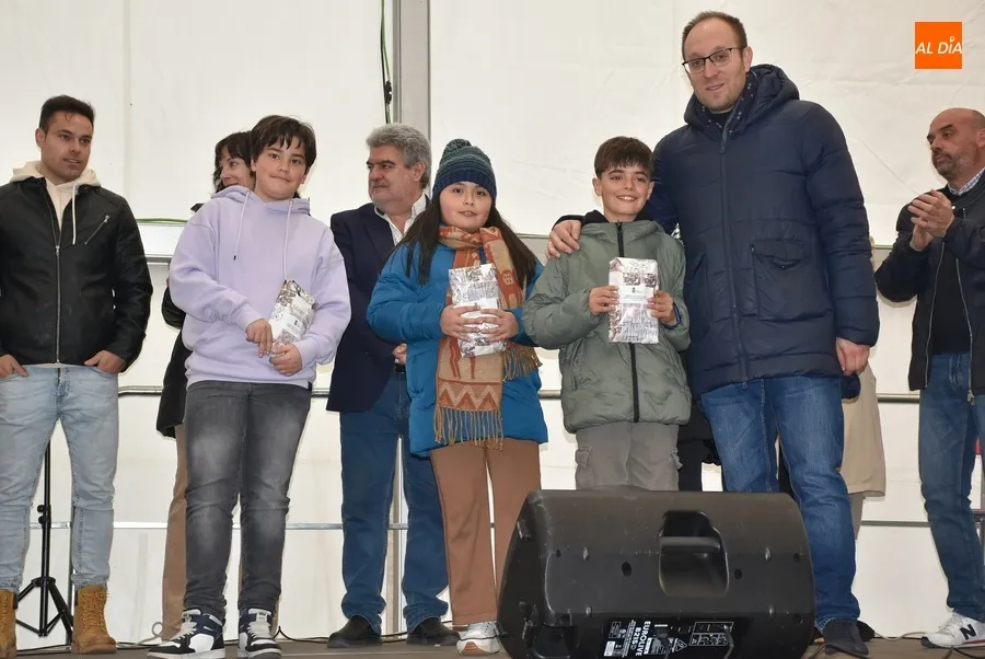 Foto 11 - Entregados los premios carnavaleros con un reconocimiento especial al presidente de la Plaza