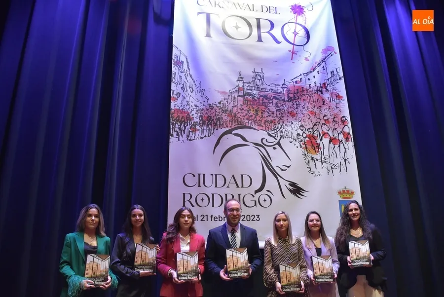 Foto 3 - El Libro del Carnaval recupera el list&oacute;n del medio millar de p&aacute;ginas con novedades estil&iacute;sticas
