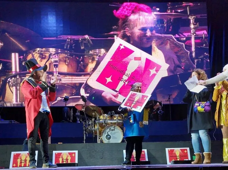 Foto 3 - &lsquo;Vel&aacute;zquez y sus Meninas&rsquo; y &lsquo;Rosa y la Yaya&rsquo; ganan el concurso de disfraces de Carnaval 