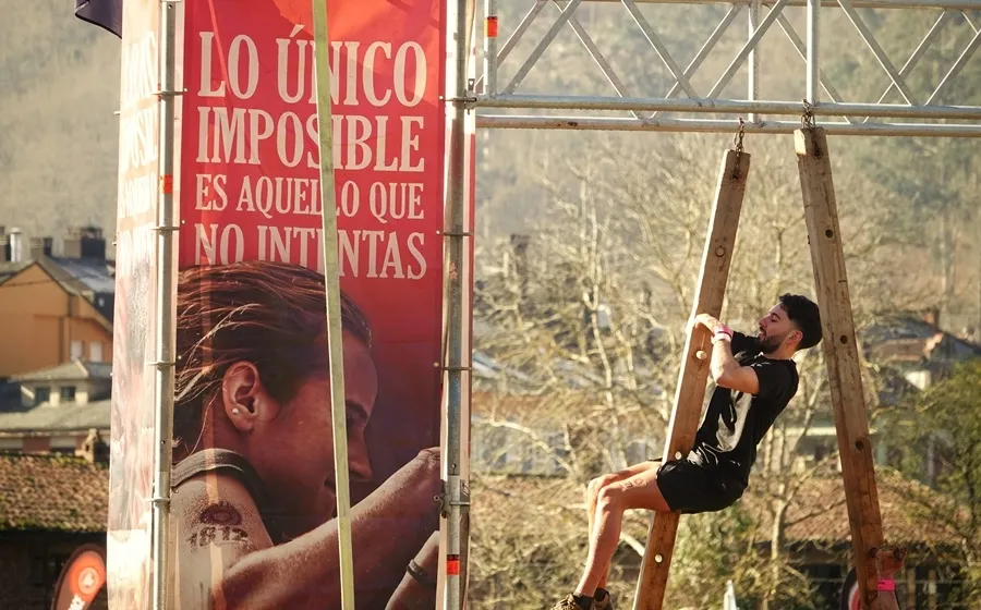 Foto 10 - Hasta un cura participa en la Farinato Race de Cangas de On&iacute;s