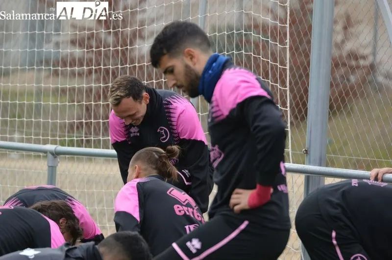 Foto 6 - Dani Ponz ya ejerce como nuevo entrenador de Unionistas