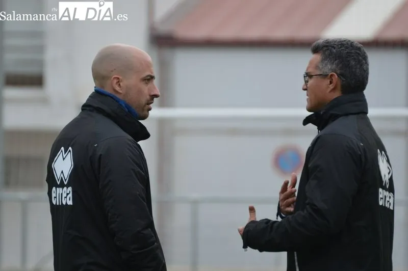 Foto 8 - Dani Ponz ya ejerce como nuevo entrenador de Unionistas