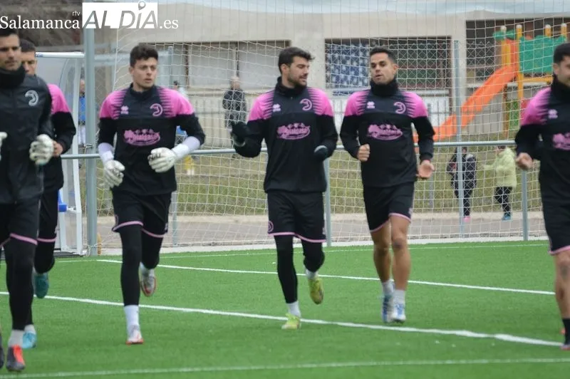 Foto 16 - Dani Ponz ya ejerce como nuevo entrenador de Unionistas