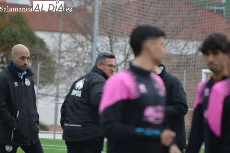 Foto 18 - Dani Ponz ya ejerce como nuevo entrenador de Unionistas