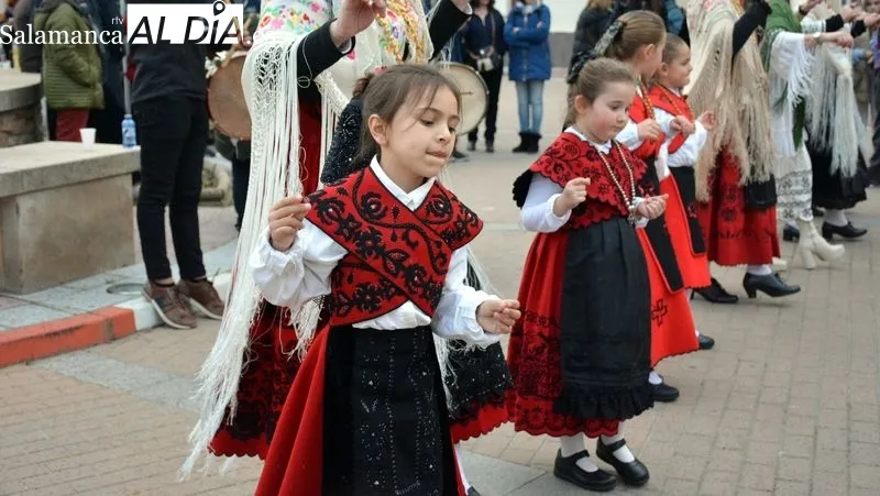 Foto 8 - Animada tarde de folclore charro con la celebraci&oacute;n de 'Los Barrios' en Lumbrales