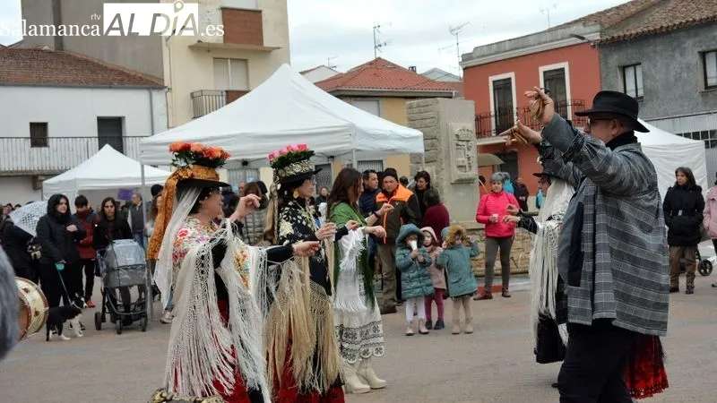 Foto 2 - Animada tarde de folclore charro con la celebraci&oacute;n de 'Los Barrios' en Lumbrales
