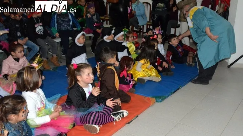 Los pequeños disfrutaron con el espectáculo de magia y las otras actividades programadas