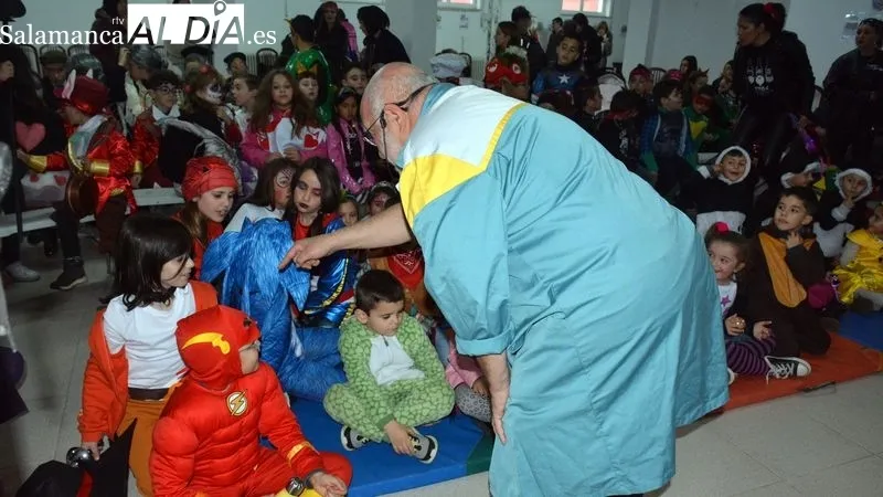 Los pequeños disfrutaron con el espectáculo de magia y las otras actividades programadas