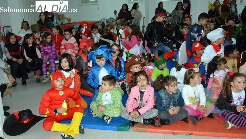 Los pequeños disfrutaron con el espectáculo de magia y las otras actividades programadas