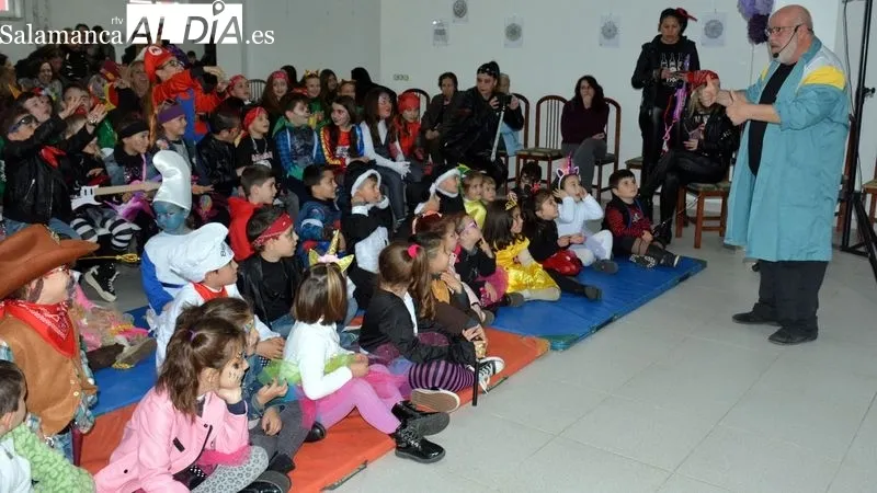 Los pequeños disfrutaron con el espectáculo de magia y las otras actividades programadas