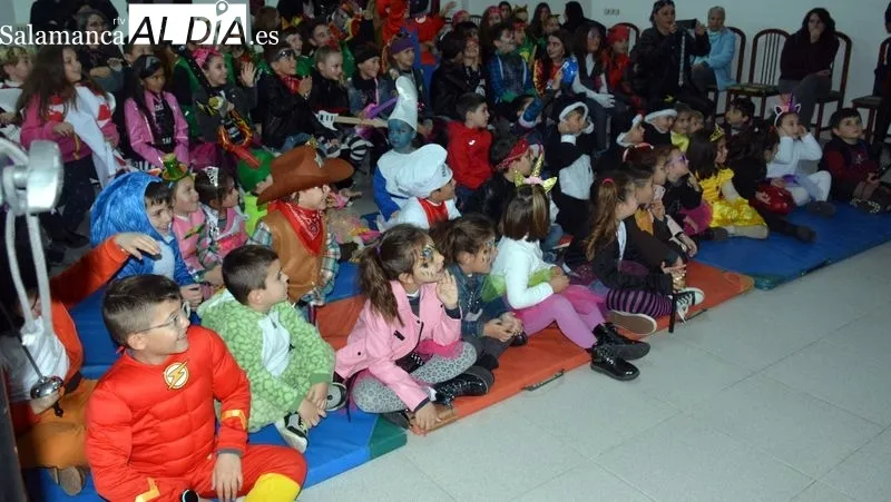 Los pequeños disfrutaron con el espectáculo de magia y las otras actividades programadas