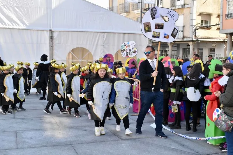 Imágenes de los disfraces en la Plaza Mayor de Guijuelo.