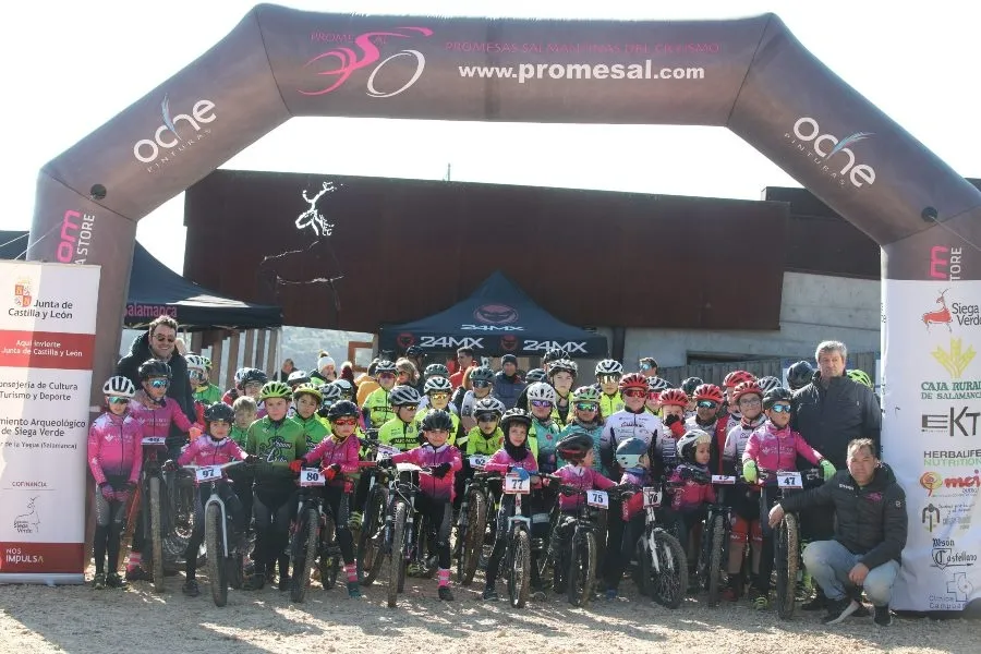 Foto 2 - 88 j&oacute;venes ciclistas participan en el I Trofeo Ib&eacute;rico Siega Verde de BTT