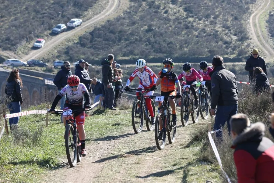 Foto 4 - 88 j&oacute;venes ciclistas participan en el I Trofeo Ib&eacute;rico Siega Verde de BTT