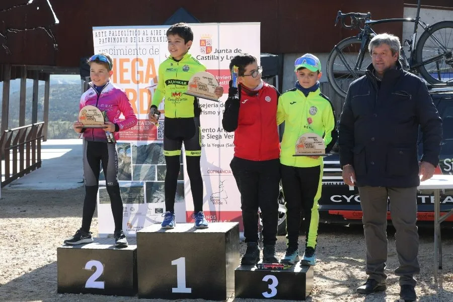 Foto 10 - 88 j&oacute;venes ciclistas participan en el I Trofeo Ib&eacute;rico Siega Verde de BTT
