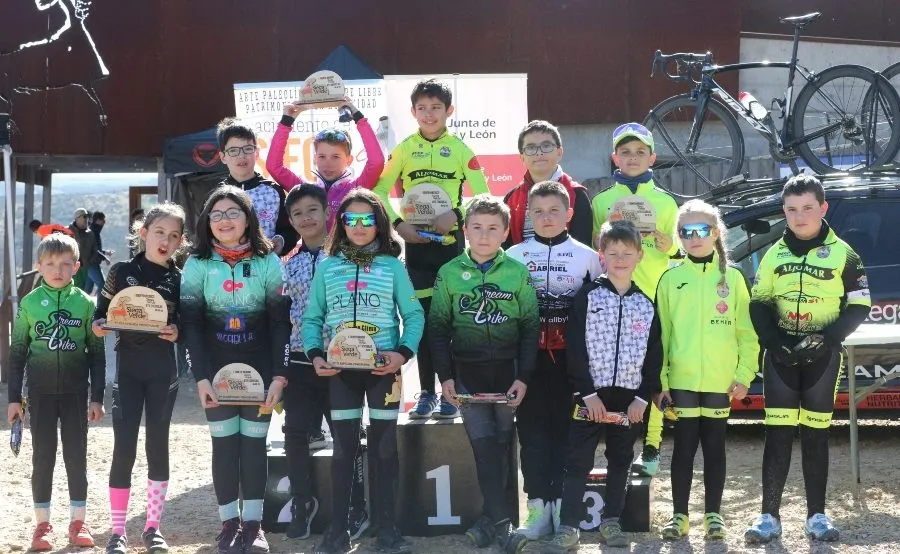 Foto 11 - 88 j&oacute;venes ciclistas participan en el I Trofeo Ib&eacute;rico Siega Verde de BTT