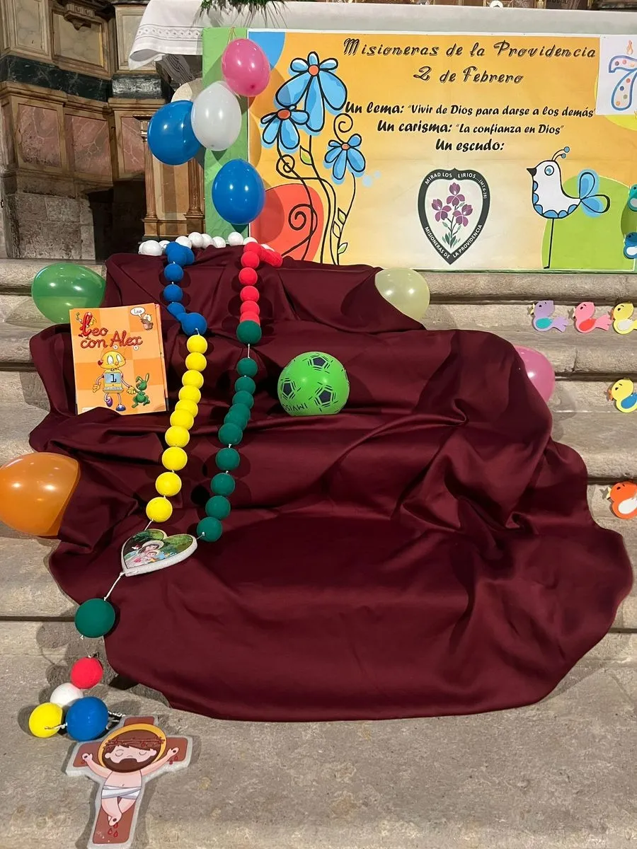 Foto 3 - Jornada l&uacute;dica en Misioneras-Santa Teresa para festejar el 70&ordm; aniversario de la Congregaci&oacute;n