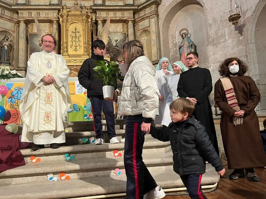 Foto 8 - Jornada l&uacute;dica en Misioneras-Santa Teresa para festejar el 70&ordm; aniversario de la Congregaci&oacute;n