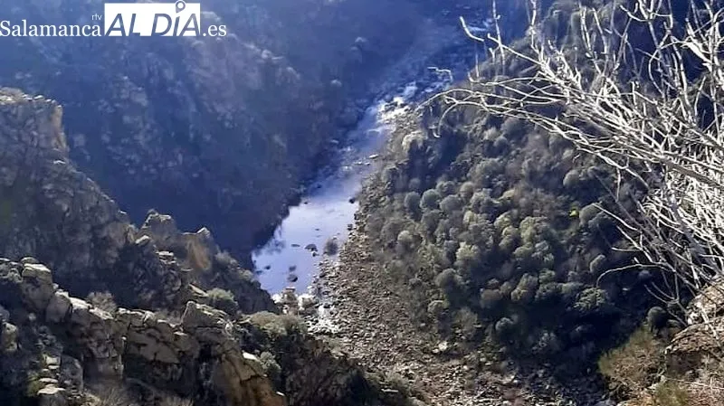 El grupo de senderistas del club Abadengo en el paraje 'el castillo' de Barruecopardo