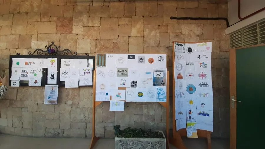 Foto 9 - Manuel de la Nava gana el concurso de creaci&oacute;n del nuevo logo de la AMPA del IES Tierra