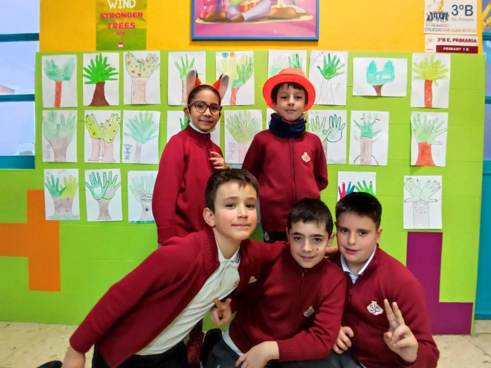 Imágenes del Día Internacional del Cáncer Infantil en el colegio San Juan Bosco. 