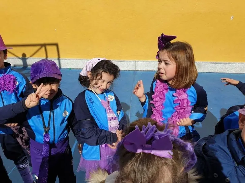 Foto 9 - Divertida y colorida jornada de Carnaval en el colegio San Juan Bosco