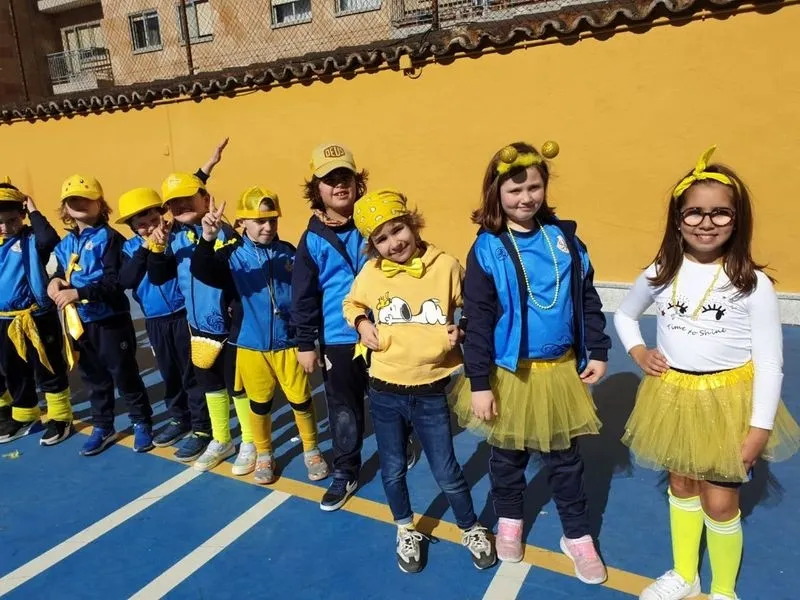 Foto 2 - Divertida y colorida jornada de Carnaval en el colegio San Juan Bosco