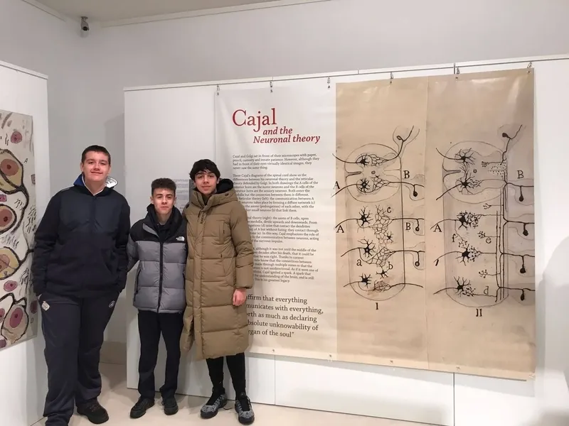 Foto 3 - As&iacute; ha sido la visita del San Juan Bosco a la exposici&oacute;n de dibujos de Santiago Ram&oacute;n y Cajal