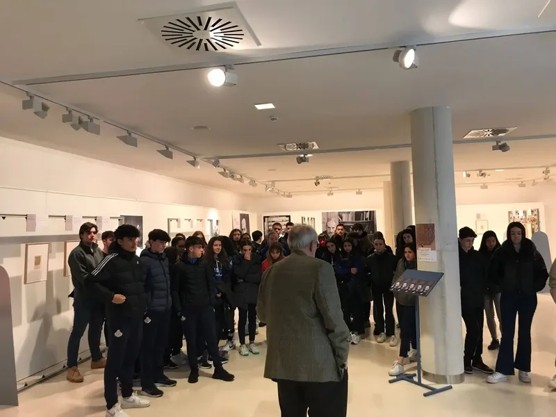 Foto 8 - As&iacute; ha sido la visita del San Juan Bosco a la exposici&oacute;n de dibujos de Santiago Ram&oacute;n y Cajal