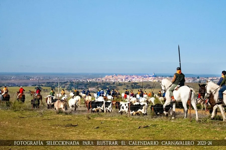 Foto 10 - Elegidas las 12 fotograf&iacute;as que integrar&aacute;n el Calendario Carnavalero 2023/2024