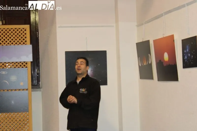 Foto 2 - Inauguraci&oacute;n de la exposici&oacute;n &lsquo;Viajando por el Universo&rsquo;