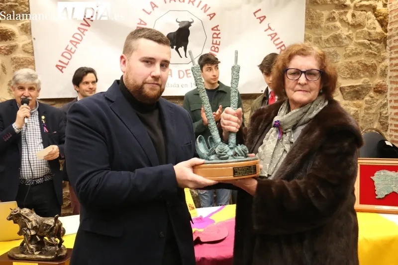 Entrega de los premios 2022 de la Peña La Taurina en Aldeadávila 