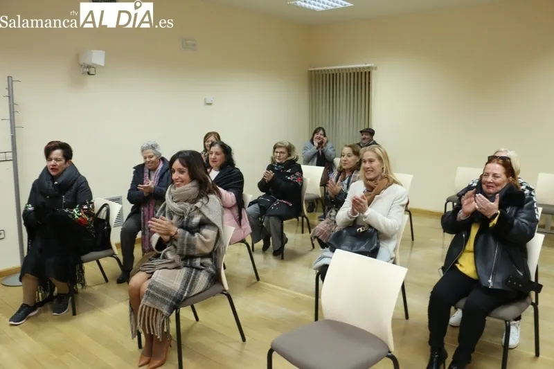En la celebración de Santa Águeda en Villarino, las agudesas brindaron con oporto y moscatel por estar todas de nuevo en 2024 / CORRAL 
