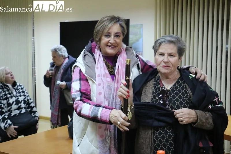 En la celebración de Santa Águeda en Villarino, las agudesas brindaron con oporto y moscatel por estar todas de nuevo en 2024 / CORRAL 
