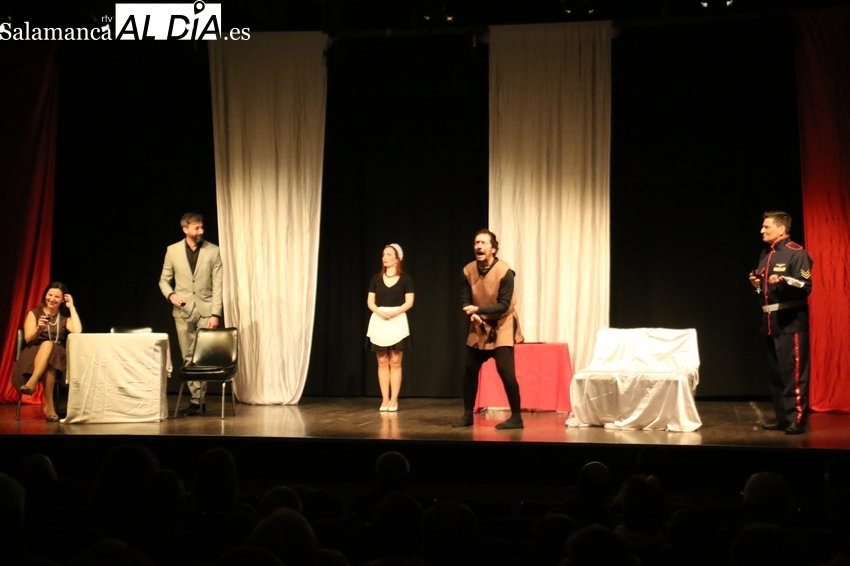 Representación de 'Esopo' por Teatre del Talión en Vitigudino / CORRAL