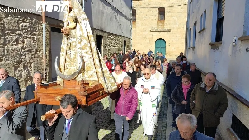 Celebración de la Virgen de las Candelas en La Fregeneda / CORRAL