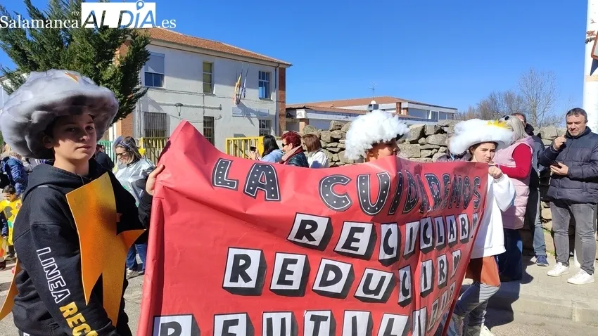 Desfile de Carnaval del CEIP Manuel Moreno Blanco en Vitigudino / CORRAL