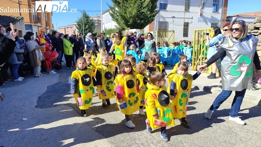 Desfile de Carnaval del CEIP Manuel Moreno Blanco en Vitigudino / CORRAL