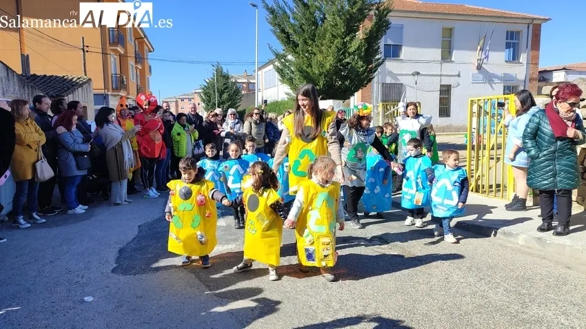 Desfile de Carnaval del CEIP Manuel Moreno Blanco en Vitigudino / CORRAL